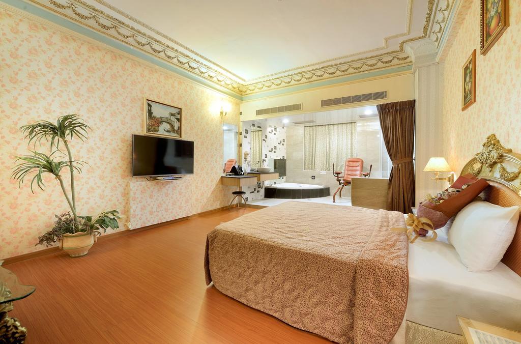Holland Village Motel Tainan Exterior foto